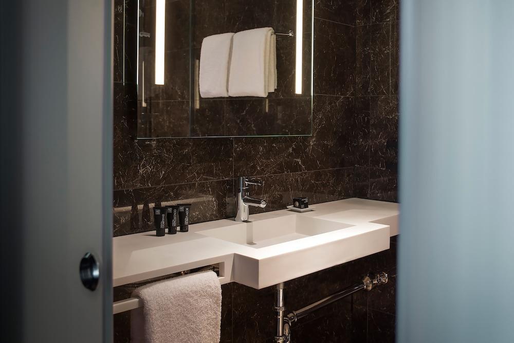 Ac Hotel By Marriott Louisville Downtown Екстериор снимка