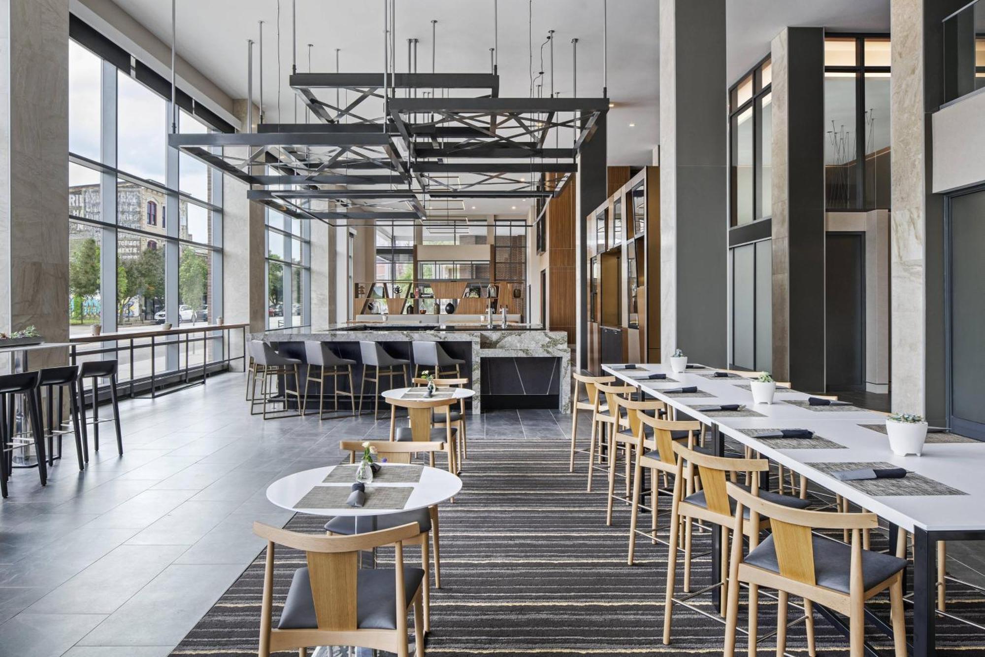 Ac Hotel By Marriott Louisville Downtown Екстериор снимка