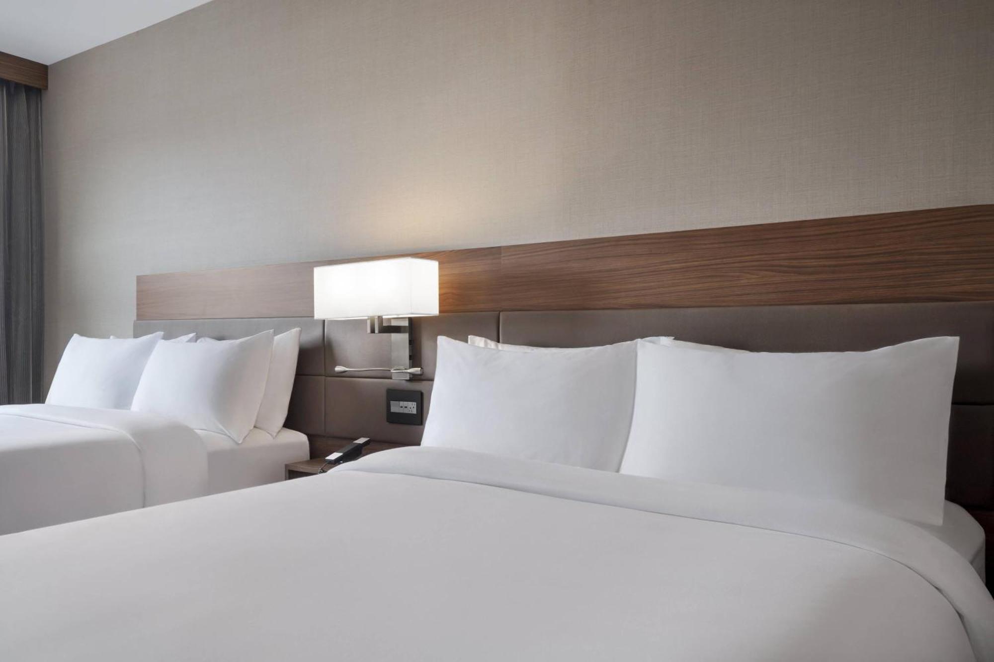 Ac Hotel By Marriott Louisville Downtown Екстериор снимка