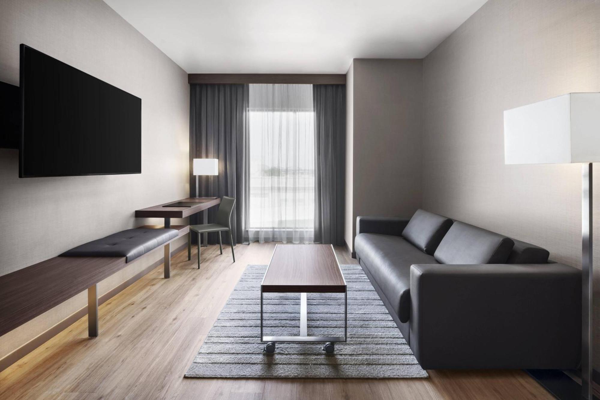 Ac Hotel By Marriott Louisville Downtown Екстериор снимка